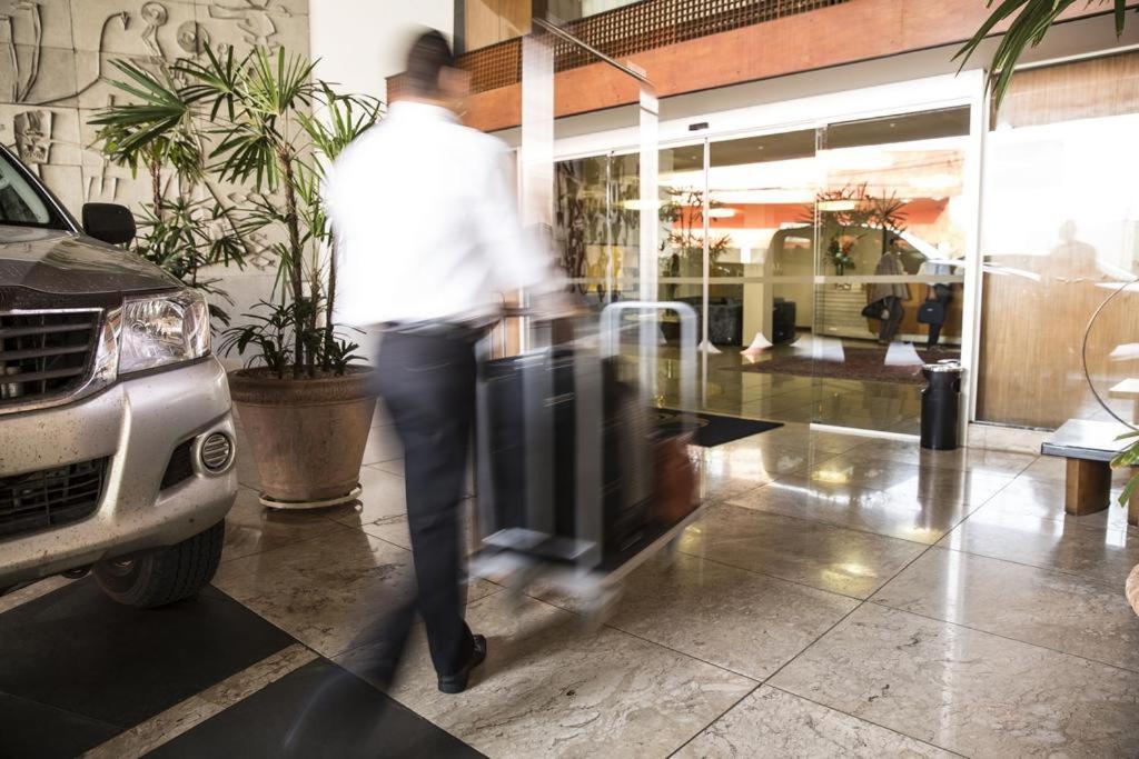 Hotel Crystal Londrina Buitenkant foto