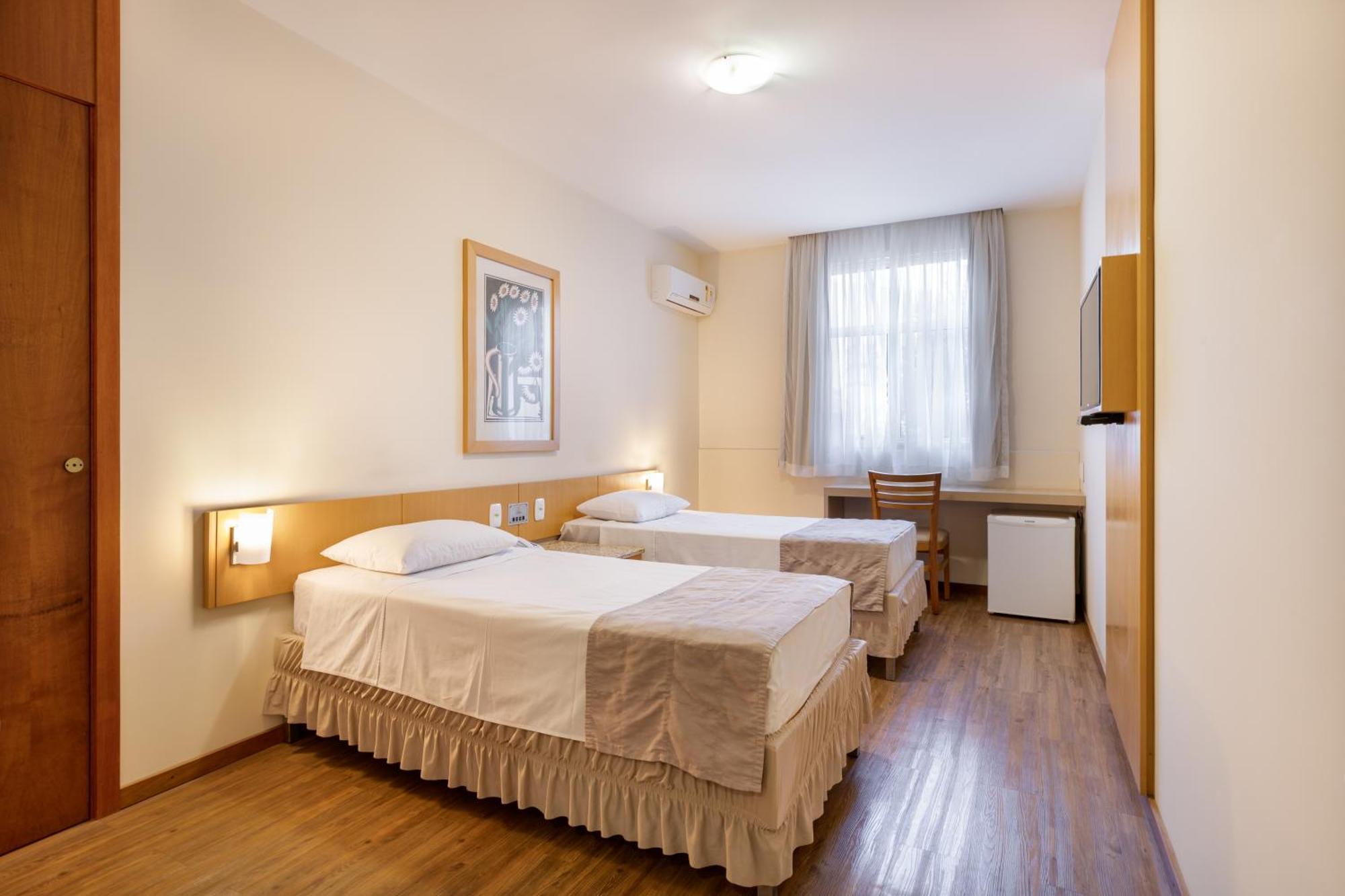 Hotel Crystal Londrina Buitenkant foto
