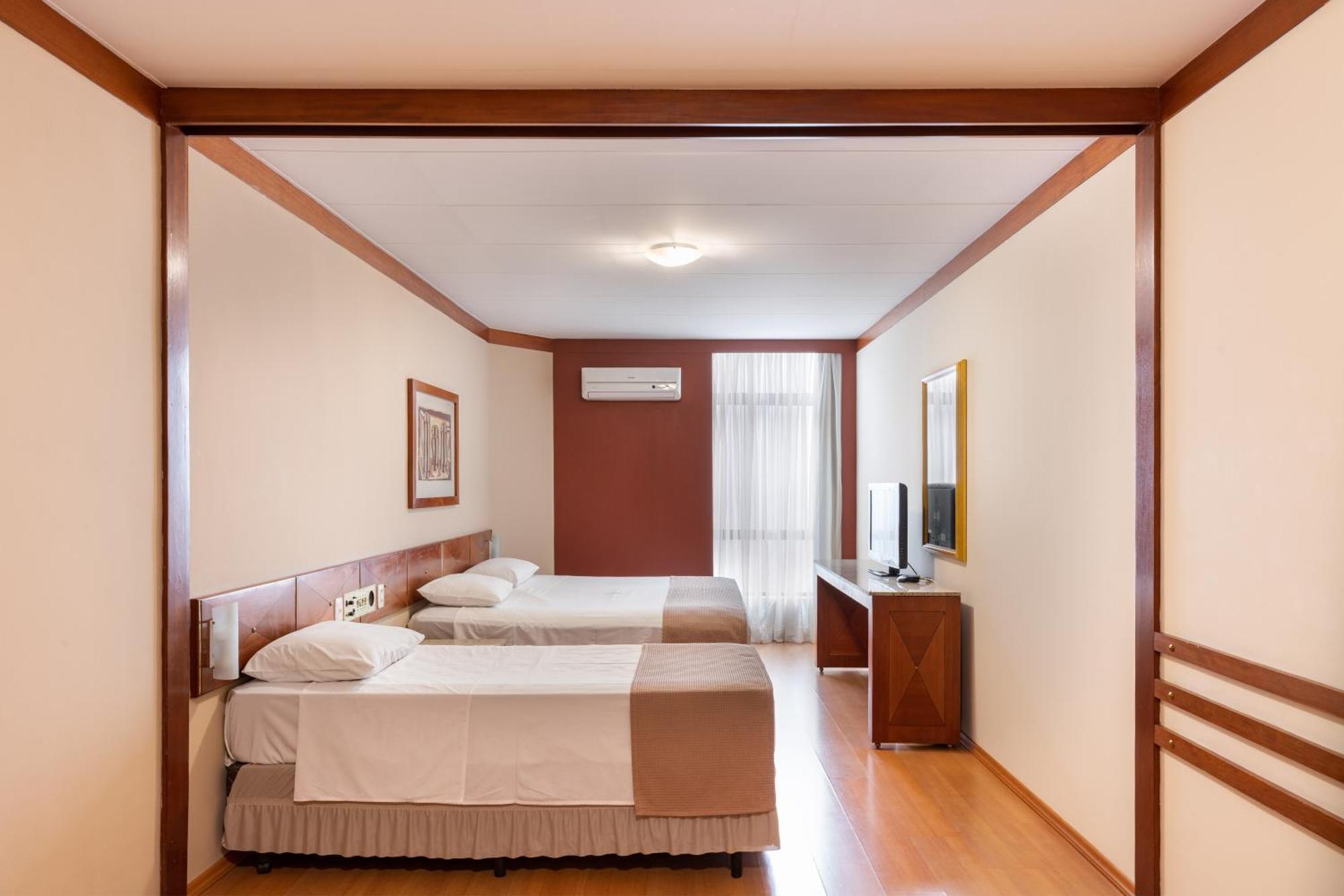 Hotel Crystal Londrina Buitenkant foto