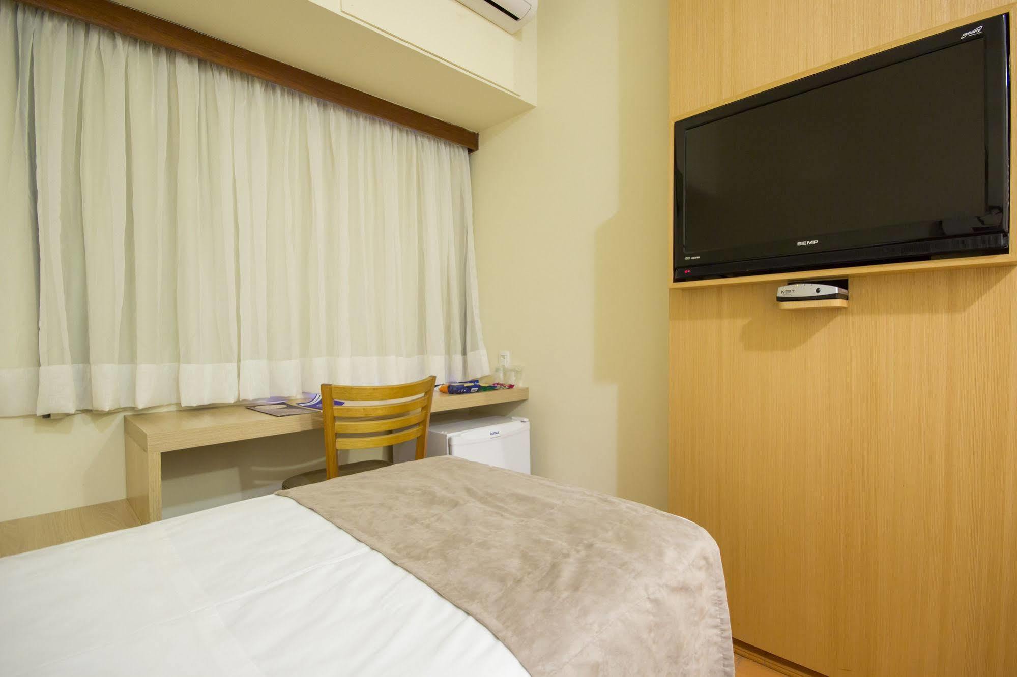 Hotel Crystal Londrina Buitenkant foto